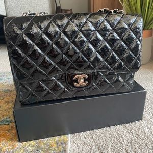 Authentic Chanel Jumbo Classic